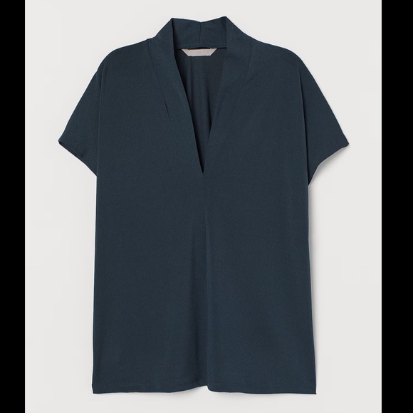 H&M V-Neck Modern Classic Top - Picture 2 of 4